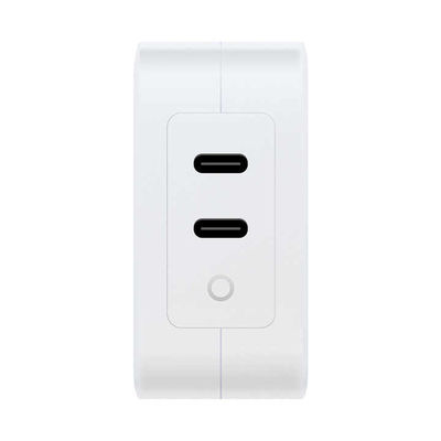 100WのUSB-C壁チャージャーとUSプラグ