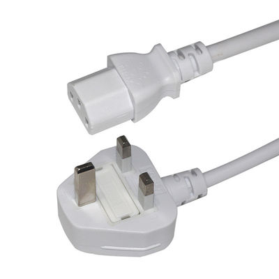 イギリス BS1363 から IEC C13 電源ケーブル 3G 0.75mm2 銅の延長ケーブル