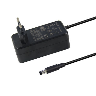 EU 壁プラグ 1M 22AWG 電源アダプター 12V 5A 5521Mm LED CCTV カメラ用