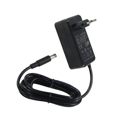 EU 壁プラグ 1M 22AWG 電源アダプター 12V 5A 5521Mm LED CCTV カメラ用
