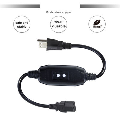 家庭用電器 IP54 GFCI NEMA 5-15P から IEC 60320 C13 に対応する屋外ケーブル 女性 0.5m のケーブル長さ