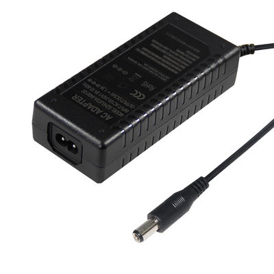 54V 1.3A スイッチングラップトップ ジャック 55Mmx21mm DC電源アダプタ 入力 100-240V AC 50-60Hz