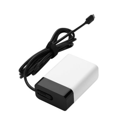 図8 コンネクタ ノートパソコン 45W PD 充電器 C型 CE 承認の端