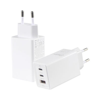 ヨーロッパのGAN Tech 3ポート 65W USB C USB-A QC3.0 ラップトップ用の充電器 ホワイト