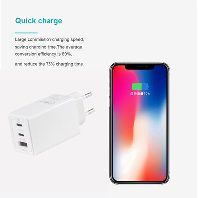 ヨーロッパのGAN Tech 3ポート 65W USB C USB-A QC3.0 ラップトップ用の充電器 ホワイト