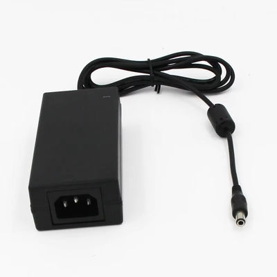ワイドインプット電圧 240v 100 C14/C8/C6 エレクトロニクスアダプター マルチDCポート 5.5*2.1 120W パワー 240V