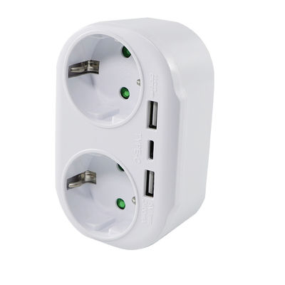 欧州標準電源プラグアダプタ 2 つのAC出口,2 つのUSBポート,1 つのC型充電ポート 250V 10A