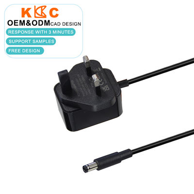 UKプラグ 5V 3A DC電源アダプター 複数出力プラグ付き